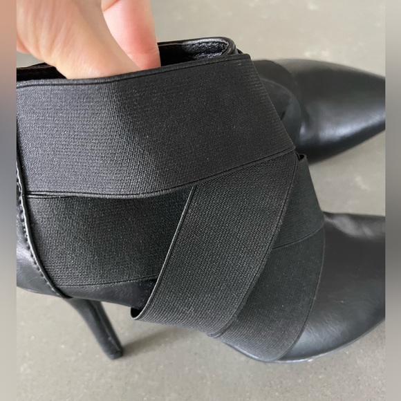 MARI A Black High Heel Booties with Elastic Feature, Sz 8 - Picture 5 of 11